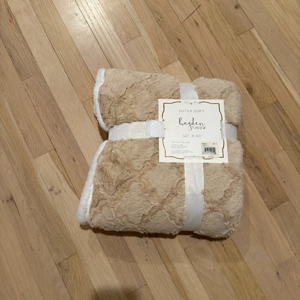 SuperSoft Hayden Throw Blanket